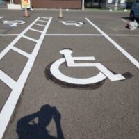会津若松市内　店舗駐車場区画線　　障がい者マーク（溶着式）塗装(*^-^*)