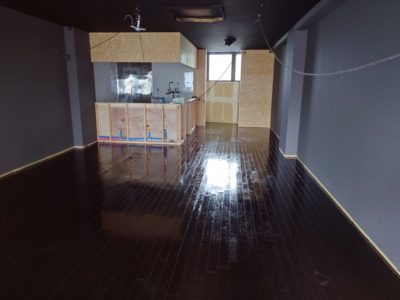 店舗塗装工事　　(*^-^*)