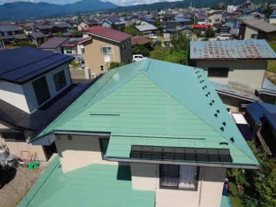 会津若松　　屋根塗装完成！　きれいな緑色です　(*^-^*)
