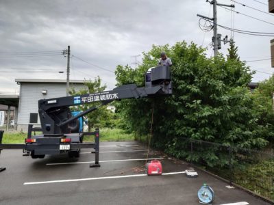 草刈りと伐採してきました　高所作業車　会津若松伐採作業　