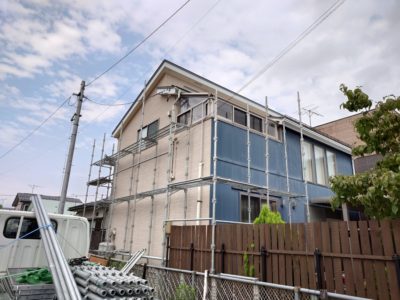 会津若松市内　中心部　　塗り替え開始！　本日自社掛け足場組み立て(*^-^*)