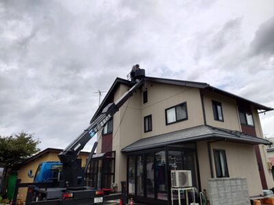 会津若松市　屋根塗装　　温水で高圧洗浄　　(*^-^*)