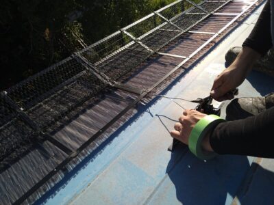 会津若松市内　雪止め取り付け　スノーストップ　　(*^-^*)