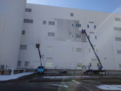 外壁高圧洗浄　　高所作業車２７ｍ　5日目　会津若松市　掃除