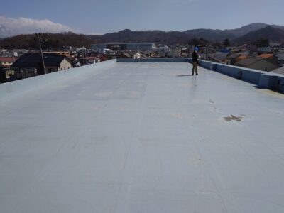集合住宅2棟同時屋上シート防水張替え本日足場組み　会津若松