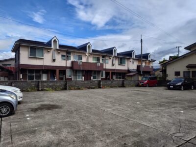 本日、会津若松市内アパート外壁、屋根塗装足場組み立て　　(*^-^*)