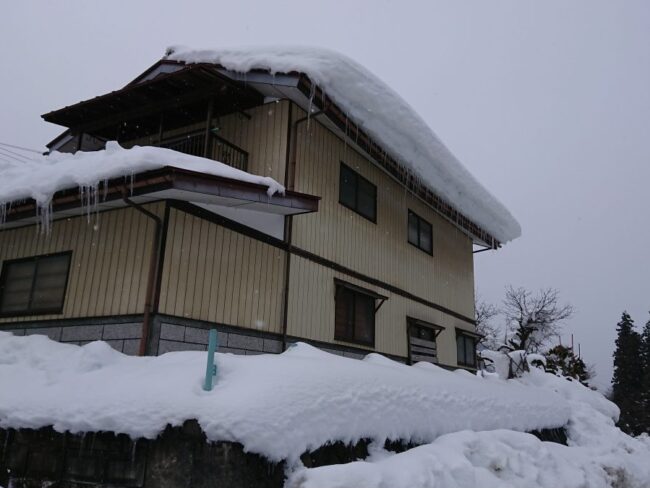 雪下ろし　雪庇下し