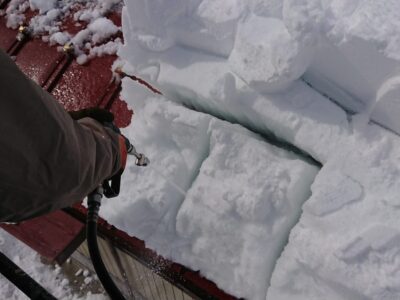 雪下ろし　雪庇下し