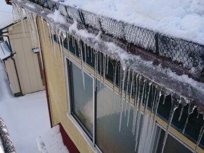 雪下ろし　雪庇下し