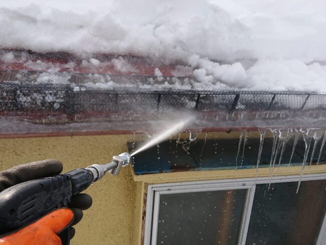 雪下ろし　雪庇下し