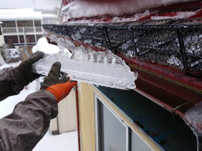 雪下ろし　雪庇下し