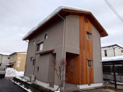 今年最後の塗り替えの足場解体　塗り替え完了です