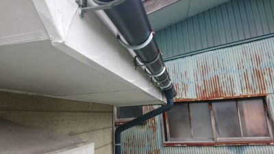 ＃雪害＃軒天張替え＃板金補修＃自社足場＃喜多方市　大雪で樋が崩壊😣💦板金補修と軒天張替えで原状回復🙆‍♀️